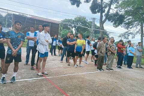 Ủy ban Mặt trận TQVN xã Đăk Cấm tổ chức giải bóng chuyền nam, nữ nhân kỷ niệm 94 năm ngày truyền thống mặt trận 18/11/1930-18/11/2024